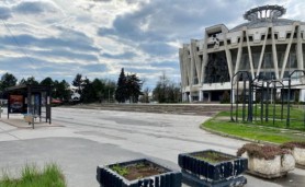 Autoritățile au INTERZIS parcarea mijloacelor de transport în scuarul Circului